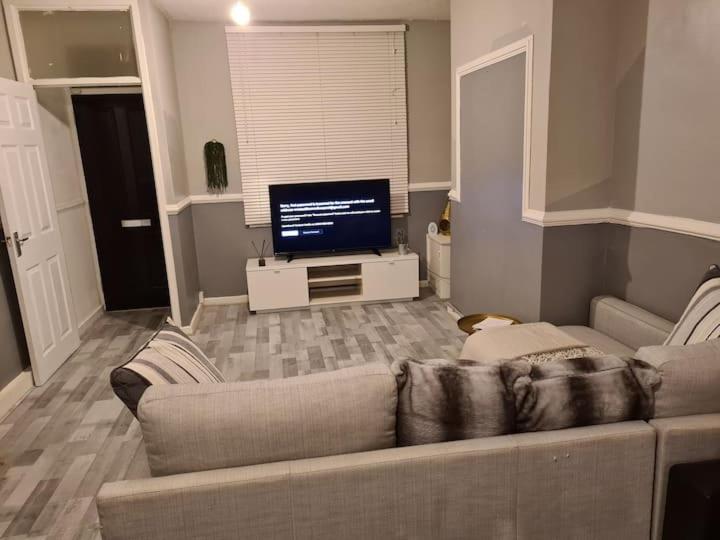 Next To Liverpool Stadium Apartment ภายนอก รูปภาพ